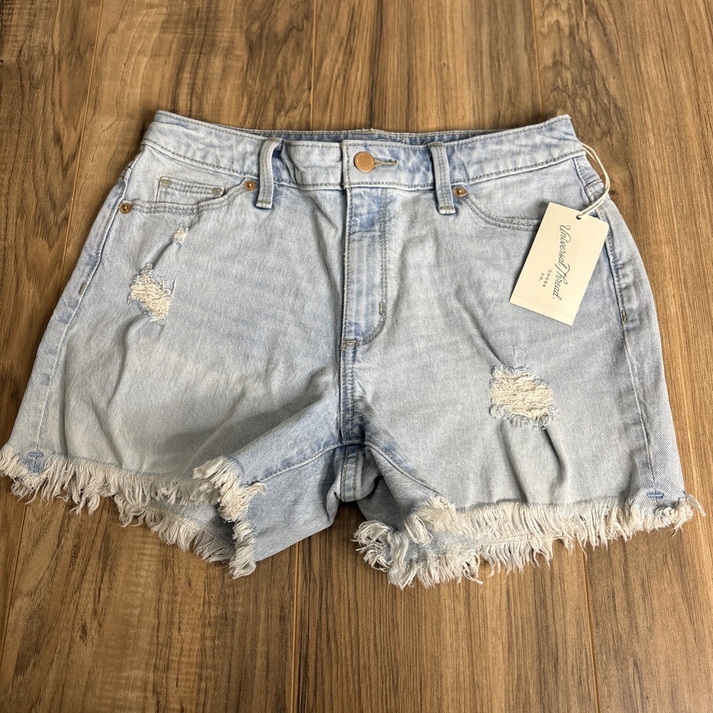Universal Thread Women's Shorts Size 2/26R High Rise Shortie Shorts Light Wash